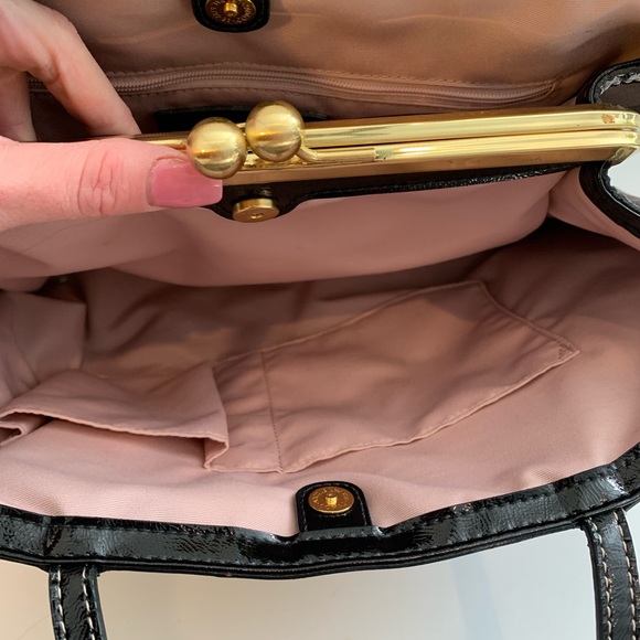 Coach Shoulder Bag Brownish Blush Lining Gold Middle Clasp Numerous Pockets - Picture 5 of 11